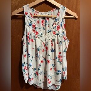 Sienna Sky White Floral V-Neck Sleeveless Camisole